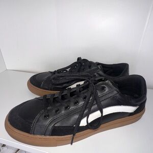 Normal wear. Only worn a handful of times. Good Quality. Sustainable